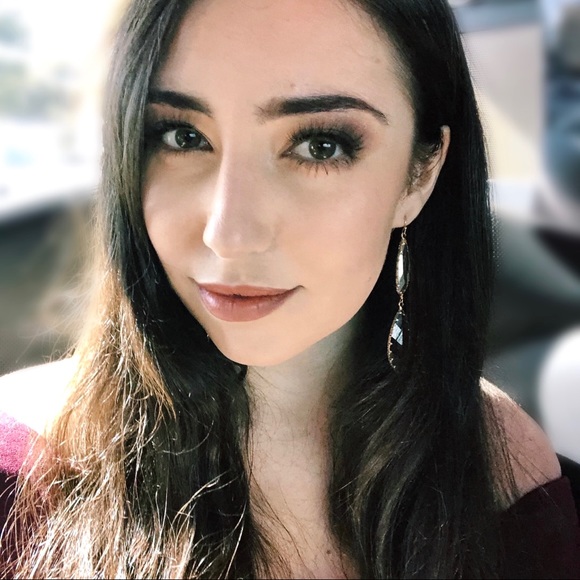 Meet your Posher, Amy - Picture 1 of 1